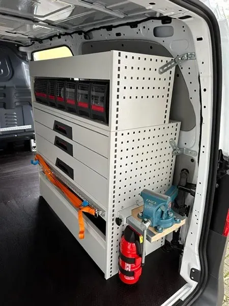 Preview: autofeuerloescher-P2G-im-Transporter-Vito